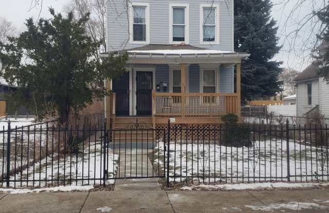 36 W 103rd Place unit: 2