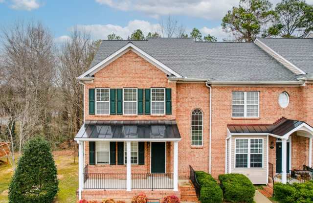 End Unit Townhome with Open Floor Plan ! Avail April!