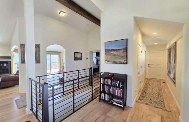 4055 Sleeping Indian Lane