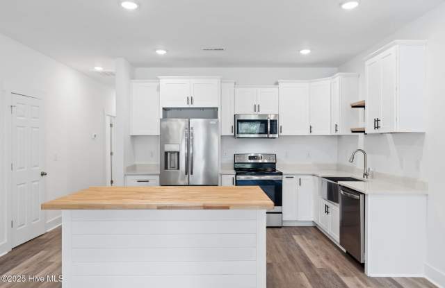 190 Wildwood Street NW