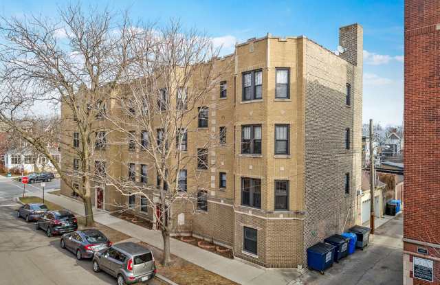 4547-57 N Leavitt