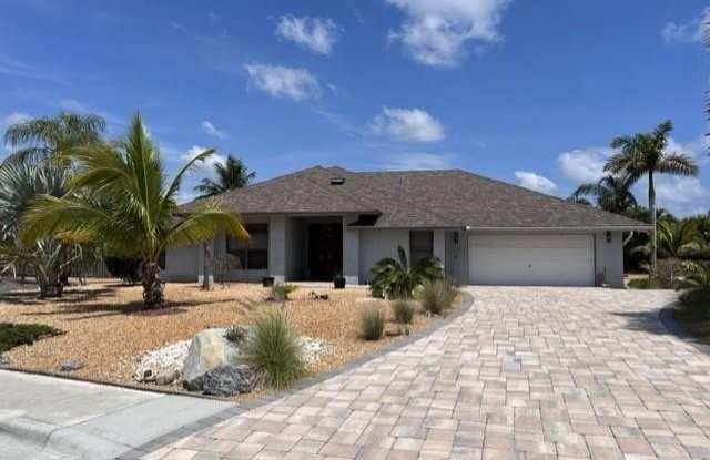 4519 SE Pompano Terrace