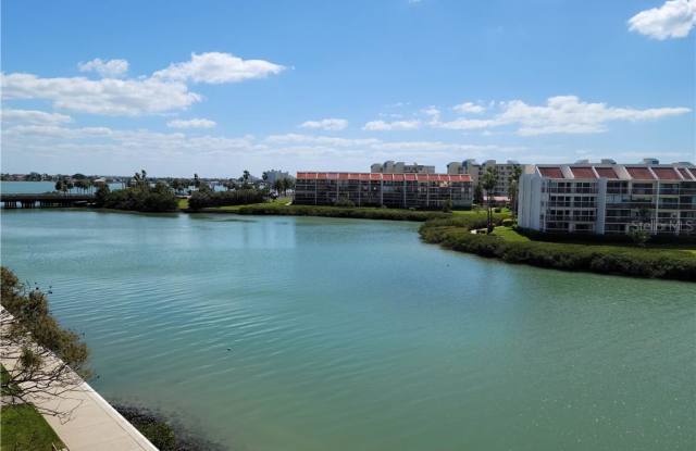 7600 Sun Island Dr S Apt 408