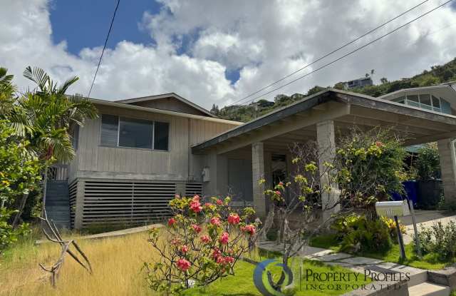 Palolo - 4 Bedroom 2 Bath House - Available Now! - 3532 Hinahina Street, Honolulu, HI 96816