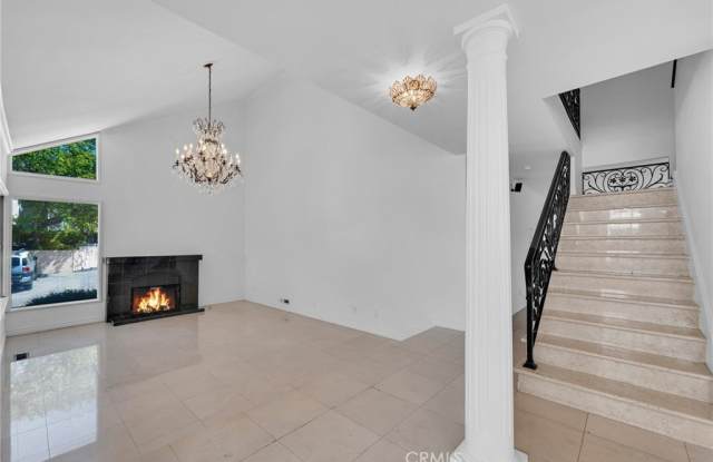 10211 Clematis Court