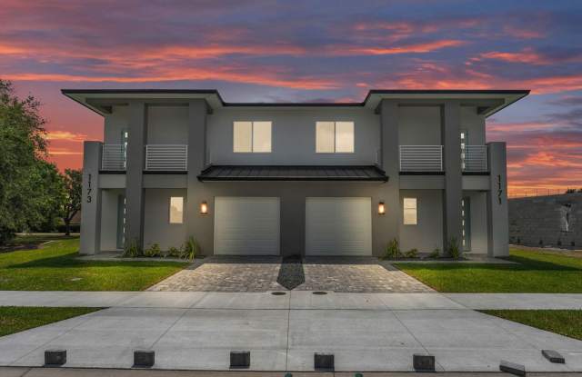 Stunning New Construction Villa for Rent Near Lake John