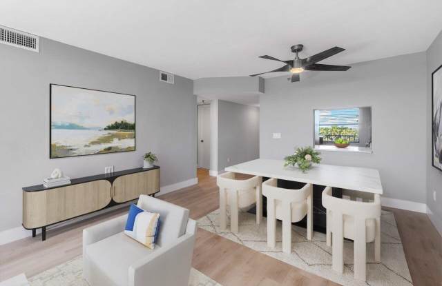 896 N Federal Highway