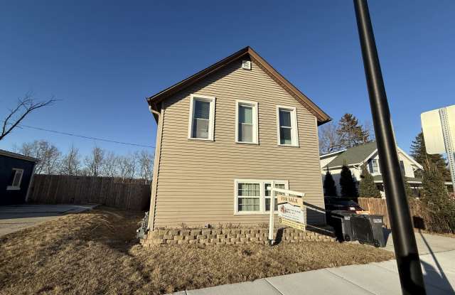2302/2304 Indiana Ave - 2302