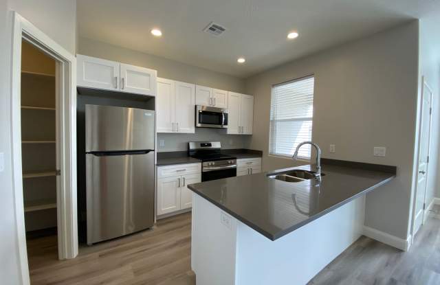 SAND HOLLOW TOWNHOME FOR RENT!