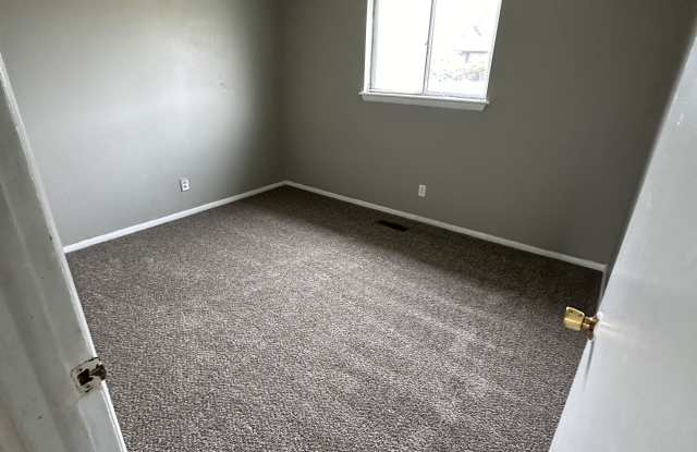 900 South Choctaw Avenue