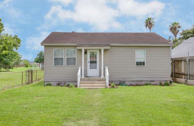 Photo of 710 N Derbigny St