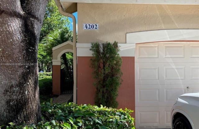 4202 Vineyard Cir - 4202 Vineyard Circle, Weston, FL 33332