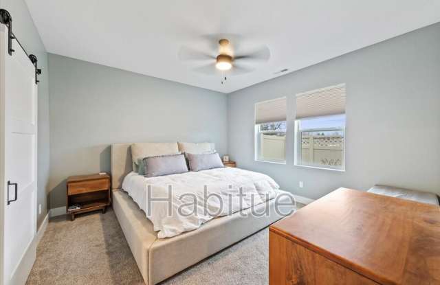 917 East Bissett Street