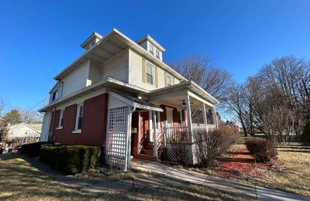 3 bedroom, 2 1/2 bath house