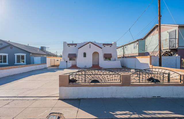 Photo of 745 East Pierce Street