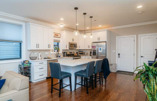 1933 South May Street