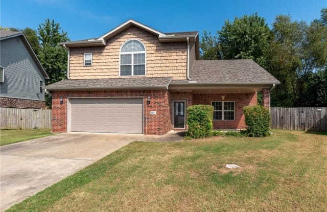 1103  SE Phoenix - 1103 Southeast Phoenix Street, Bentonville, AR 72712