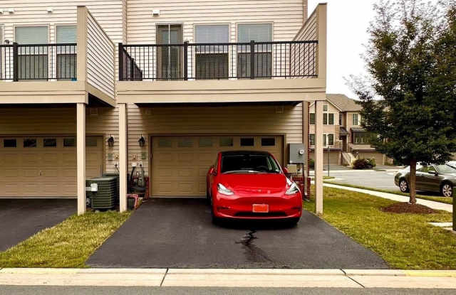 23451 EPPERSON SQUARE