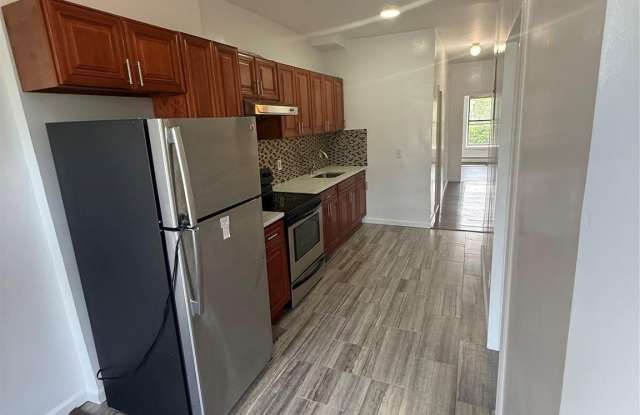 1022 Woodycrest Avenue