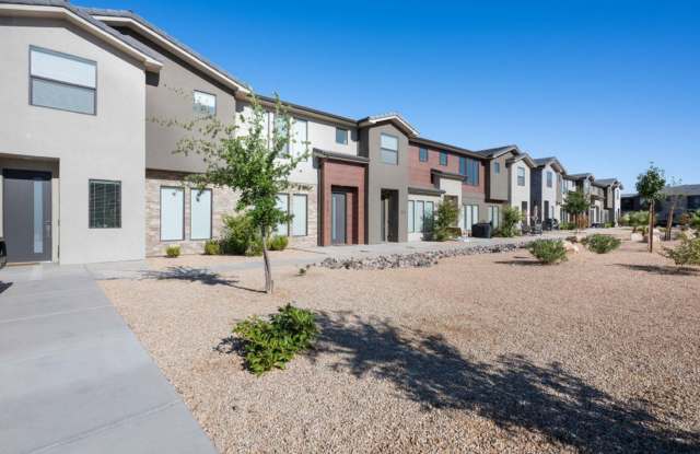 Newer Build, 3 Bedroom, 2.5 Bathroom Townhome!