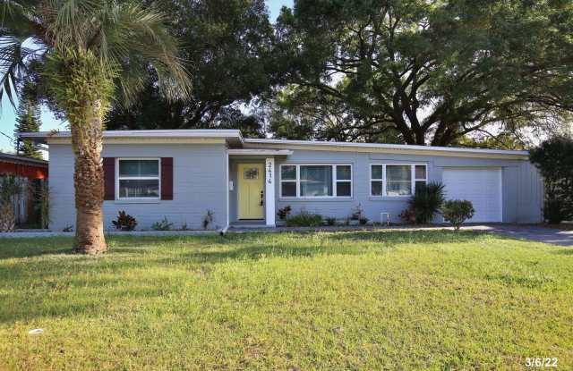 Beautifully Renovated 2/1 Ranch-Style Home with a Large Fenced Backyard and 1 Car Garage and in Colonial Acres Neighborhood - Orlando! - 2414 Illinois Street, Orlando, FL 32803