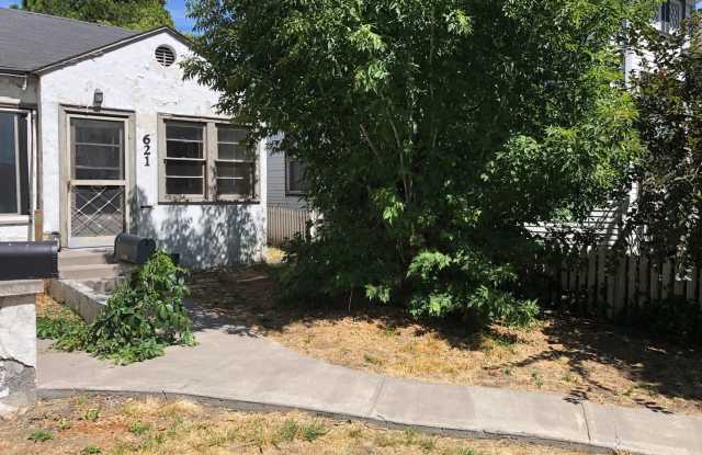 Photo of 621 Crater Lake Park Way