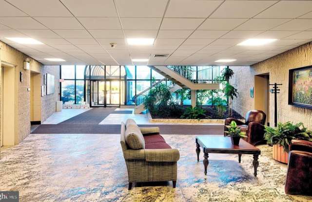 80 W WELSH POOL Road unit: 207 N