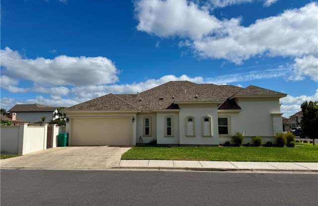 912 W Cheyenne Avenue