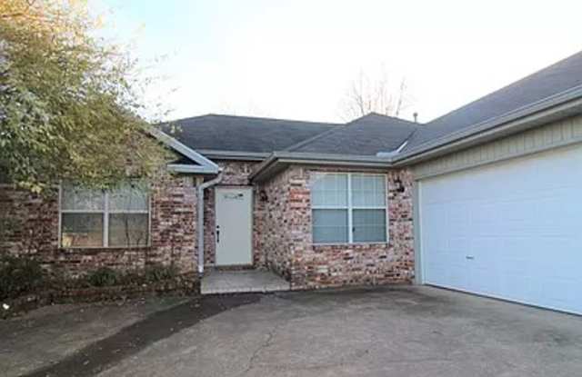 BEAUTIFUL HOME IN GREAT LOCATION!