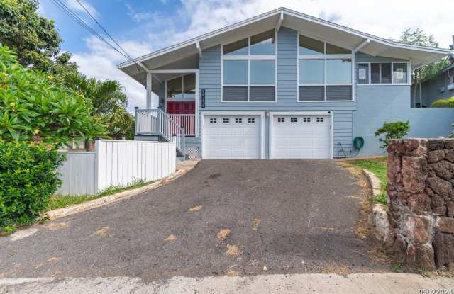 5 bedroom, 3 bathroom Single Family Home in Waianae photos photos