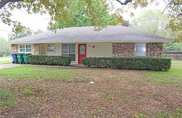 601 Mcfarland Street - 601 Mcfarland St, Pilot Point, TX 76258