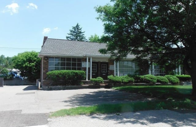 29926 Orchard Lake - 29926 Orchard Lake Road, Farmington Hills, MI 48334