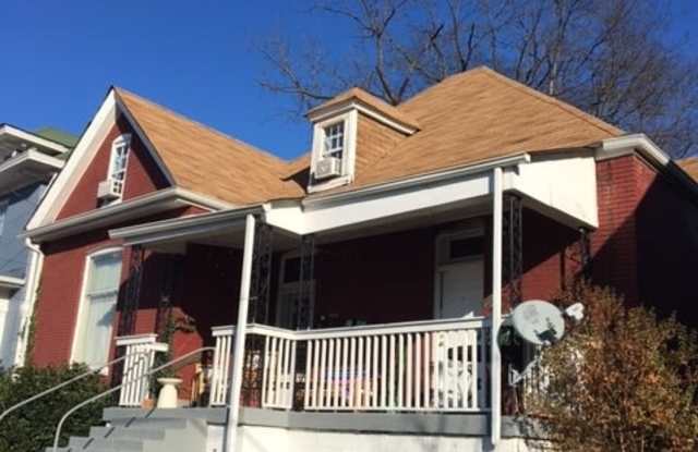 Charming One Bedroom/ One Bath Apartment, Walk to Edgehill Village, Minutes to Vandy/Belmont