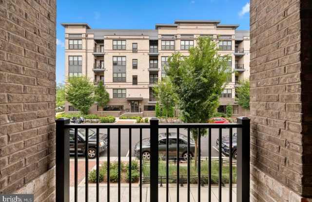 Photo of 2320 FIELD POINT Road unit: 103