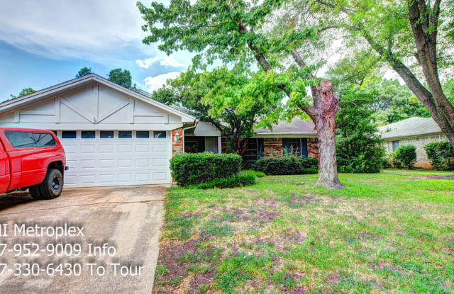 1705 Vicksburg Dr - 1705 Vicksburg Drive, Bedford, TX 76022