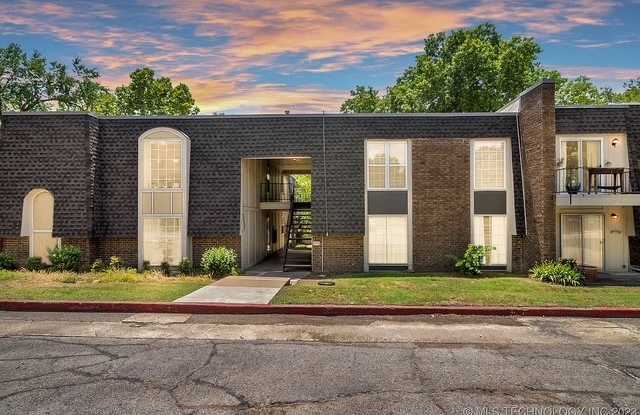 Photo of 6806 South Toledo Avenue