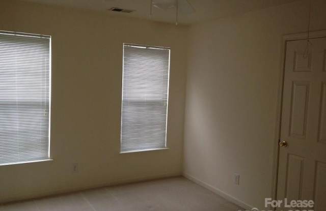 14032 Alley Son Street