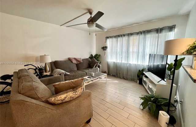 1100 Southeast 4th Avenue