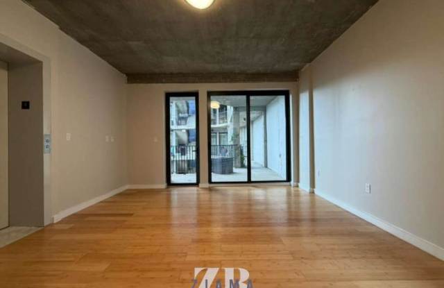 293 Hawthorne Street