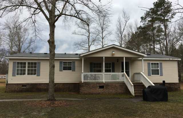 Little Bit of Southern Charm - 5225 Enoch Road, Horry County, SC 29526