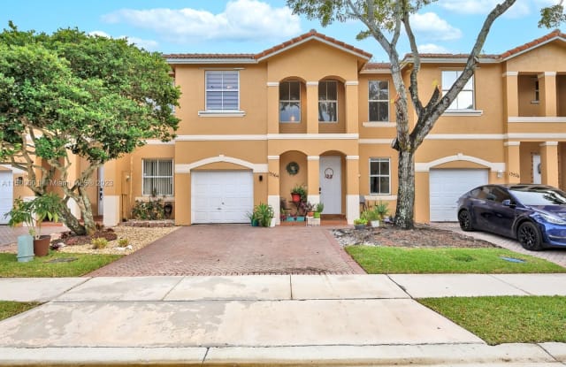 13564 NW 7th St - 13564 Northwest 7th Street, Pembroke Pines, FL 33028