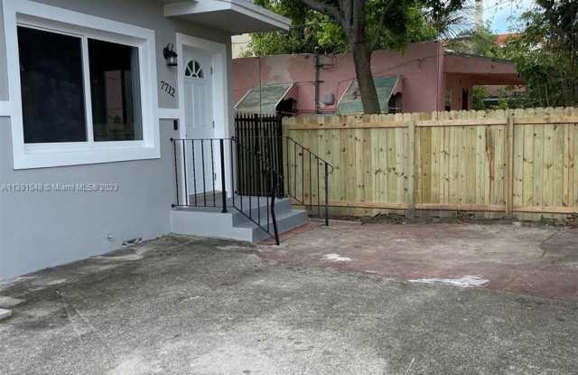 7712 NE 1st Ct