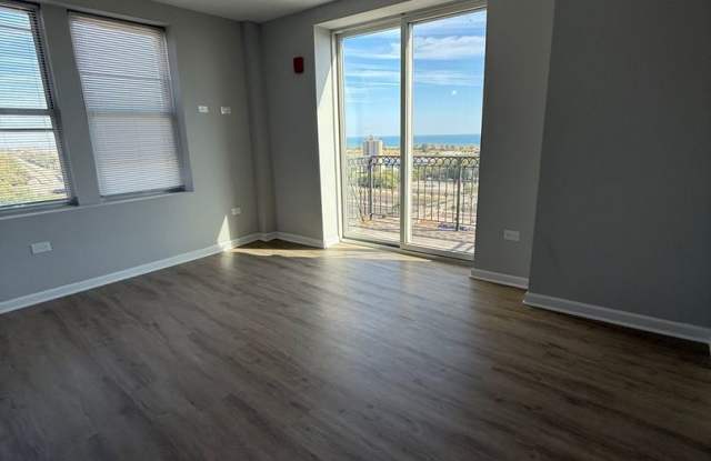 Photo of 10 N Sheridan Rd.