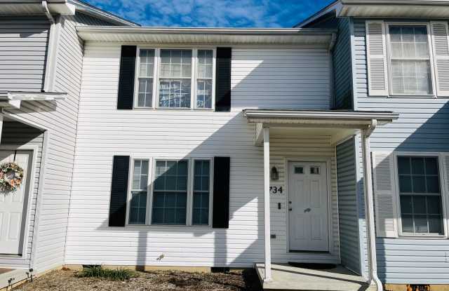 Photo of 2 Bedroom, 2.5 Bath Townhouse