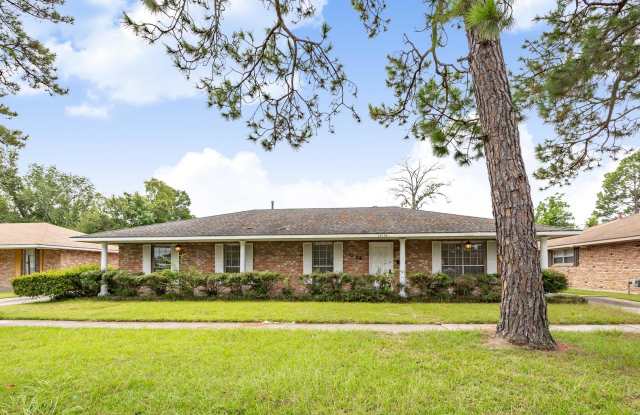 12114 Tams Dr