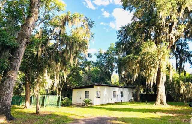 Photo of Cozy 1/1 in Orange Park Available Now!