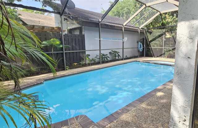 1451 W Sandpiper Cir