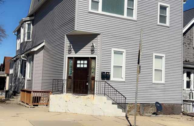 700 East Meinecke Avenue