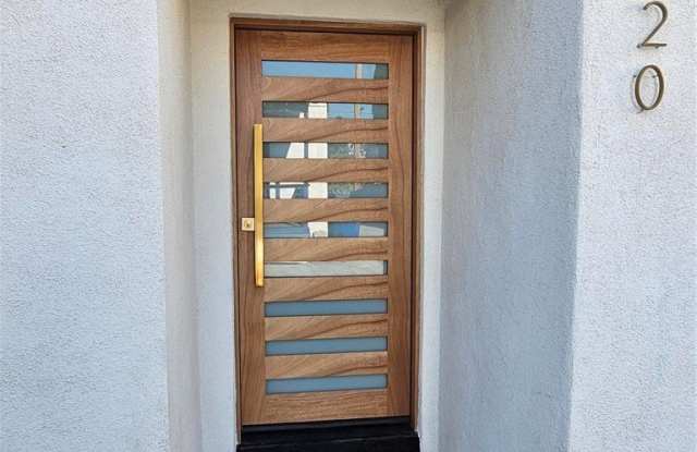 720 San Pascual Avenue