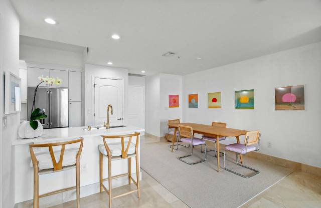 801 South Olive Avenue